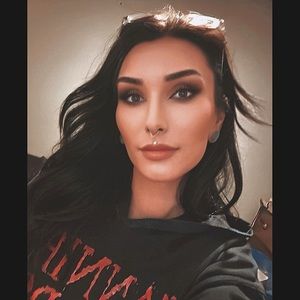 Meet your Posher, Brittney